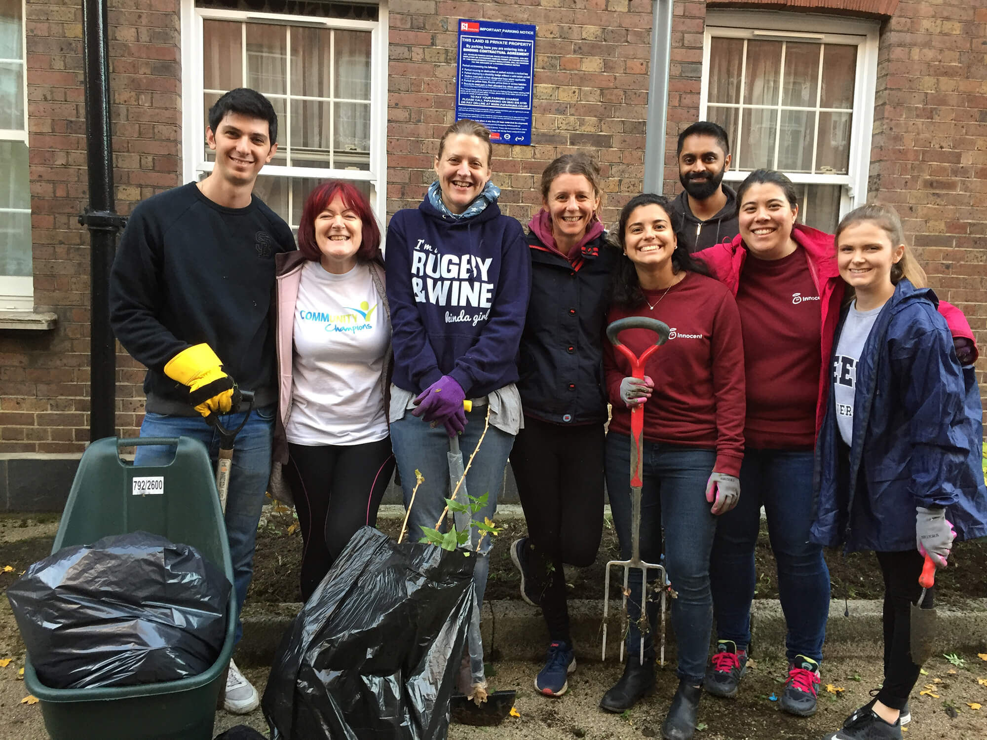 group-of-volunteers